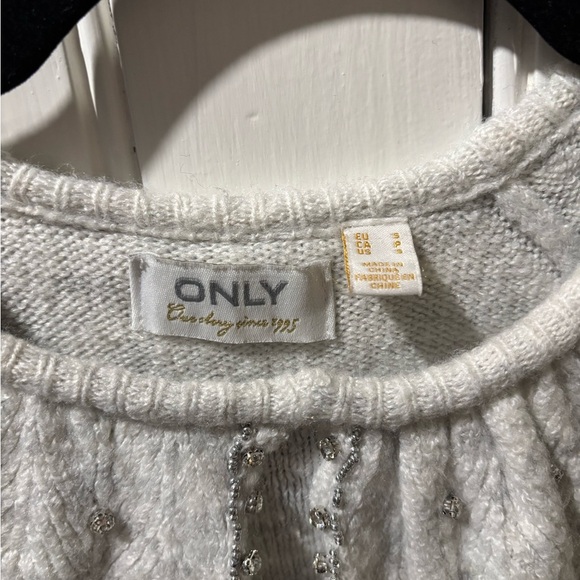 ONLY Rhinestone Collared Pullover - Picture 3 of 6